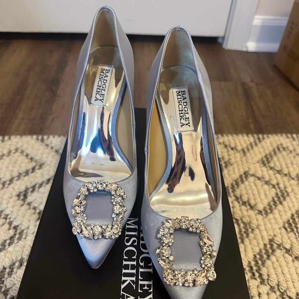 Badgley Mischka Cher Pointed Toe Evening Pump - Azure Blue (6 1/2) - Picture 2 of 5